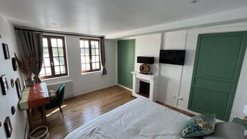 3 sovevĂŠrelser, skrivebord, strygejern/strygebrĂŠt, weekendseng