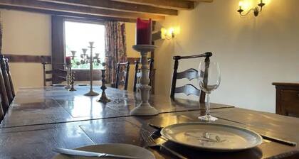 Remodelled Manor House Country Retreat