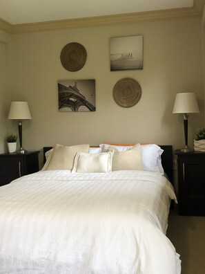 1 dormitori, un bressol de viatge, wifi i roba de llit 