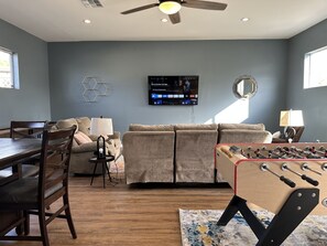 Spielezimmer