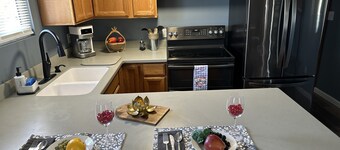 Private Cabin w/Loft on White Mountain Lake, Lake Access & Close to Greer Skiing