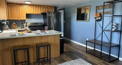 Private Cabin w/Loft on White Mountain Lake, Lake Access & Close to Greer Skiing