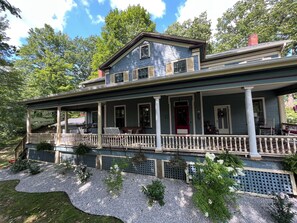 Front of property - Highland Guesthouse (Meadville)