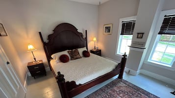 Grand Room, 1 King Bed | 1 bedroom, premium bedding, memory foam beds, individually decorated