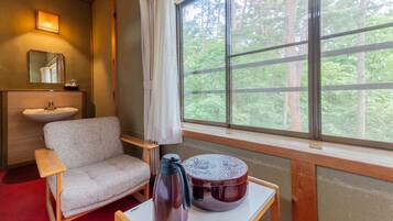 Fer et planche à repasser, Wi-Fi gratuit, draps fournis