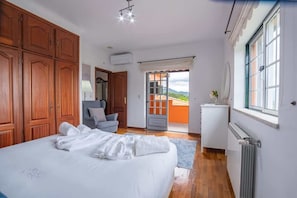 4 chambres, bureau, fer et planche à repasser, Wi-Fi