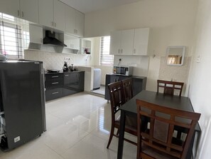 Dining - SSN Home Stays in Bangalore near Play Arena (BENGALURU)