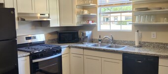 Comfy Casita by the Park, 5min from Texas Tech