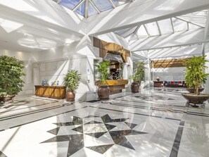 Lobby - Apartment in Las Gaviotas for 6 people | 1-209 (Puerto Banús)