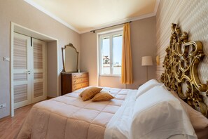 2 Schlafzimmer, schallisolierte Zimmer, Bügeleisen/Bügelbrett