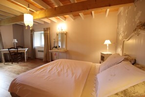 4 bedrooms, WiFi, bed sheets - Bonnevigne - LYS - Gîte (LYS)