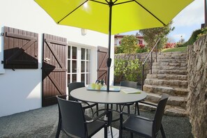 Outdoor dining - Basaburu - Sare - Gîte (SARE)