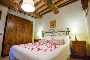 2 slaapkamers, een strijkplank/strijkijzer, wifi, beddengoed