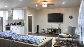 Una Smart TV, libros