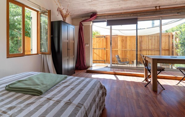 1 bedroom, free WiFi, bed sheets