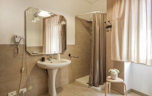 Een douche, een haardroger