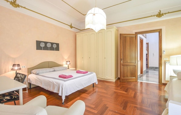3 chambres, lit parapluie, Wi-Fi gratuit, draps fournis