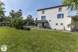 Exterior - Villa Coppel in Auvergne Tuscany (SAINT JULIEN DE COPPEL)