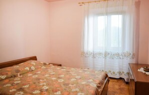 2 bedrooms, bed sheets