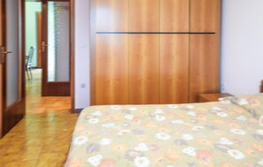 2 soveværelser, sengetøj