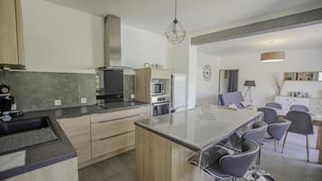 Microwave, dishwasher, highchair