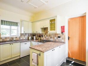 Dishwasher, highchair - 2 bedroom accommodation in Asterley, near Shrewsbury (Asterley, near Shrewsbury)