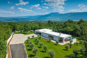 Villa | 4 bedrooms - Nicol Tireli in Kr an (Krsan)