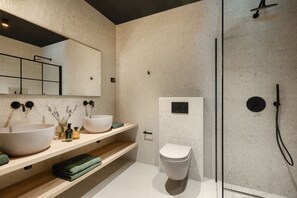 House, Smoking - Nicol Tireli in Kr an (Krsan)