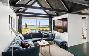 تلفزيون ذكي