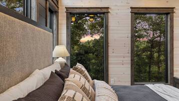 6 slaapkamers, een strijkplank/strijkijzer, reisbedje, gratis wifi