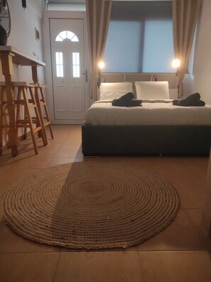 1 bedroom, iron/ironing board, WiFi, bed sheets - Dimstudio Paralia Ofryniou  (Paralia Ofriniou)