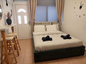 1 bedroom, iron/ironing board, WiFi, bed sheets - Dimstudio Paralia Ofryniou  (Paralia Ofriniou)