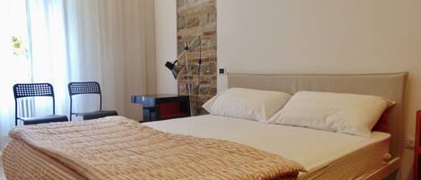 2 bedrooms, bed sheets