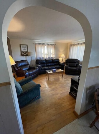 TV. "Snowmobile/ATV Haven LLC" w/access to ITS 83/105