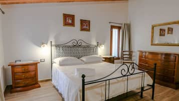 2 bedrooms, bed sheets