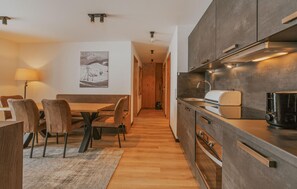 Kühlschrank, Mikrowelle, Geschirrspüler