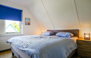 4 bedrooms, travel cot, free WiFi, bed sheets