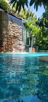 Kolam renang outdoor