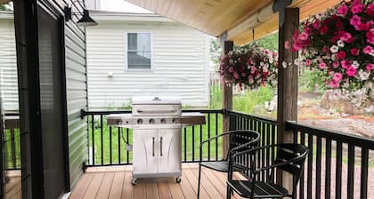 Alexbay Retreat within a short walk to all the downtown attractions