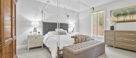 4 bedrooms, iron/ironing board, WiFi, bed sheets