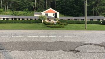 Mặt tiền nơi lưu trú