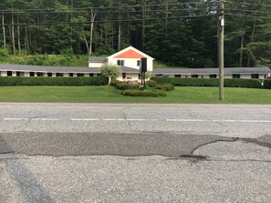 Front of property - Hitching Post Country Motel (Cornwall Bridge)