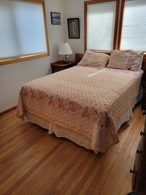 3 bedrooms, in-room safe, iron/ironing board, free WiFi