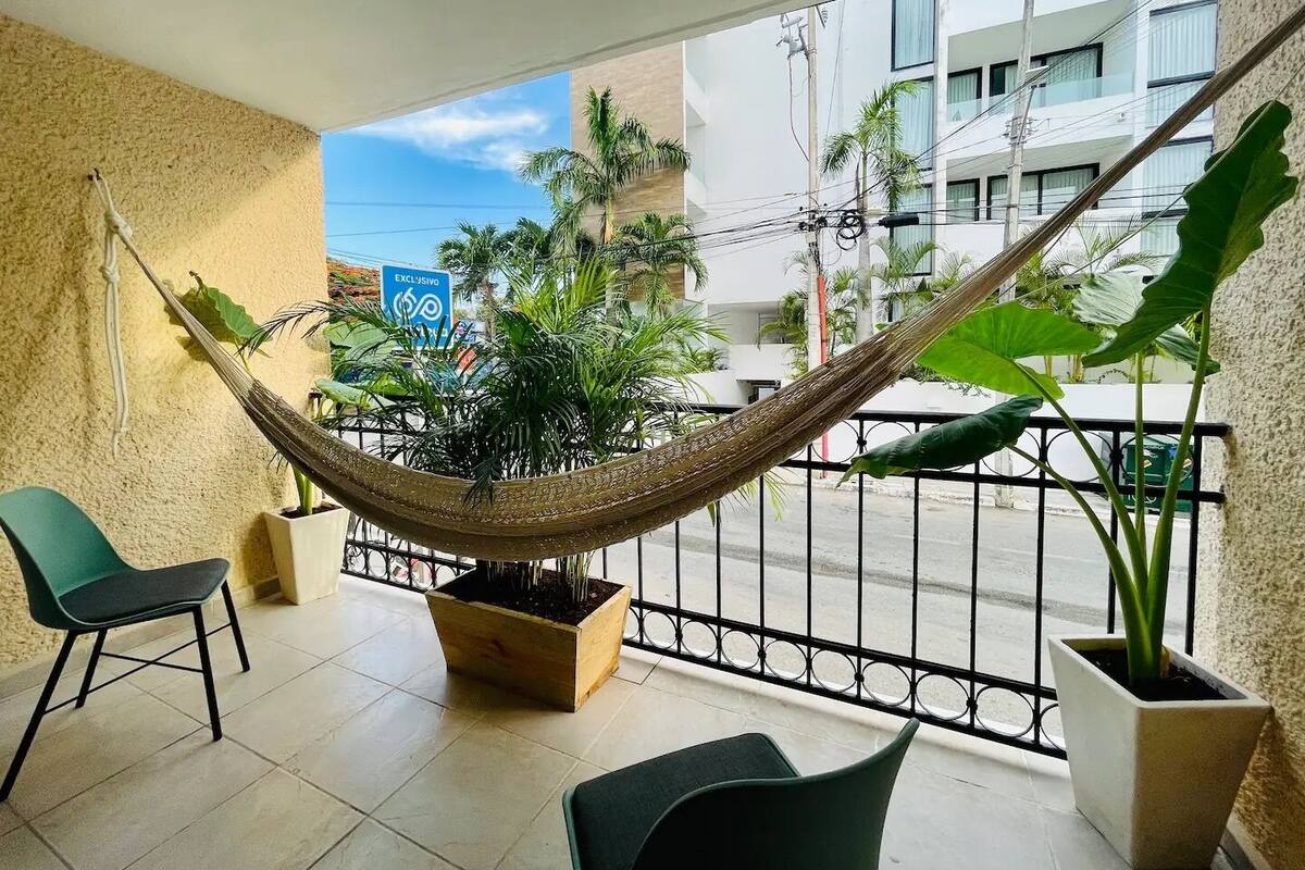 Economy Condo | Terrace/patio