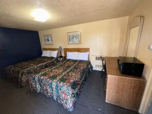 Basic Twin Room, 2 Queen Beds | Free WiFi - Crestview Motel Inc (Washington)