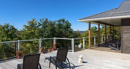 Old Baldy Chalet Kimberley 4 bedroom 2 bathroom sauna and outdoor hot tub.