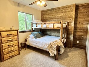 3 bedrooms, iron/ironing board, travel crib, free WiFi