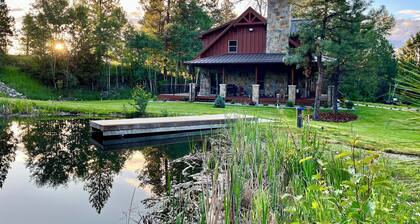 Riverfront Luxury Cabin With Private Pond And Hot Tub
