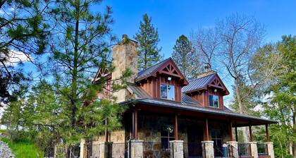Riverfront Luxury Cabin With Pond And Hot Tub