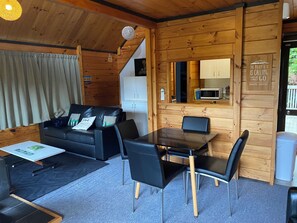 Chalet | Área de sala de estar | Chimenea